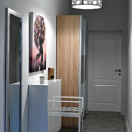 Sandra, 公寓 伊莫茨基