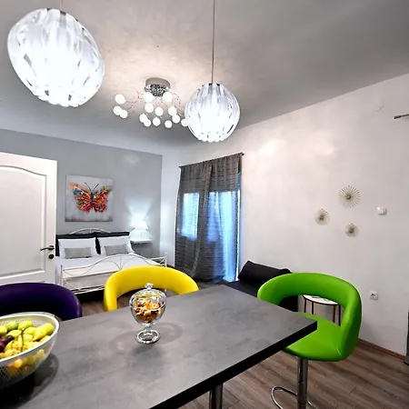 Sandra, אימוטסקי